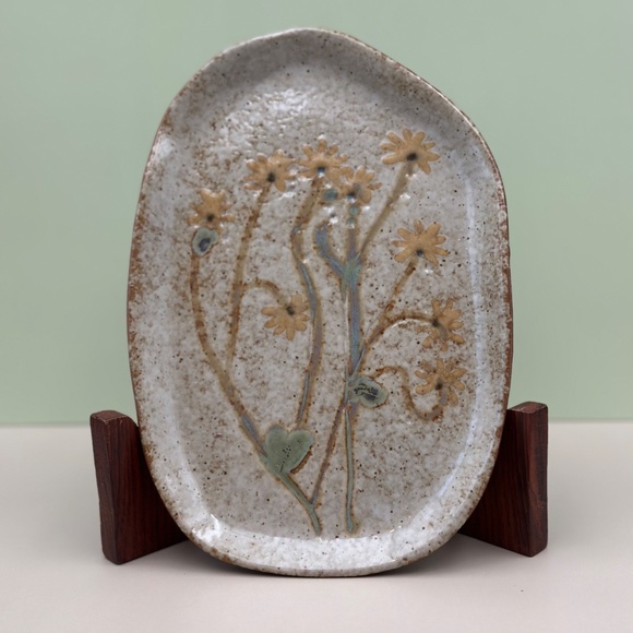 Stoneware Mug and Hand Painted Daisy Tray - Picture 8 of 10